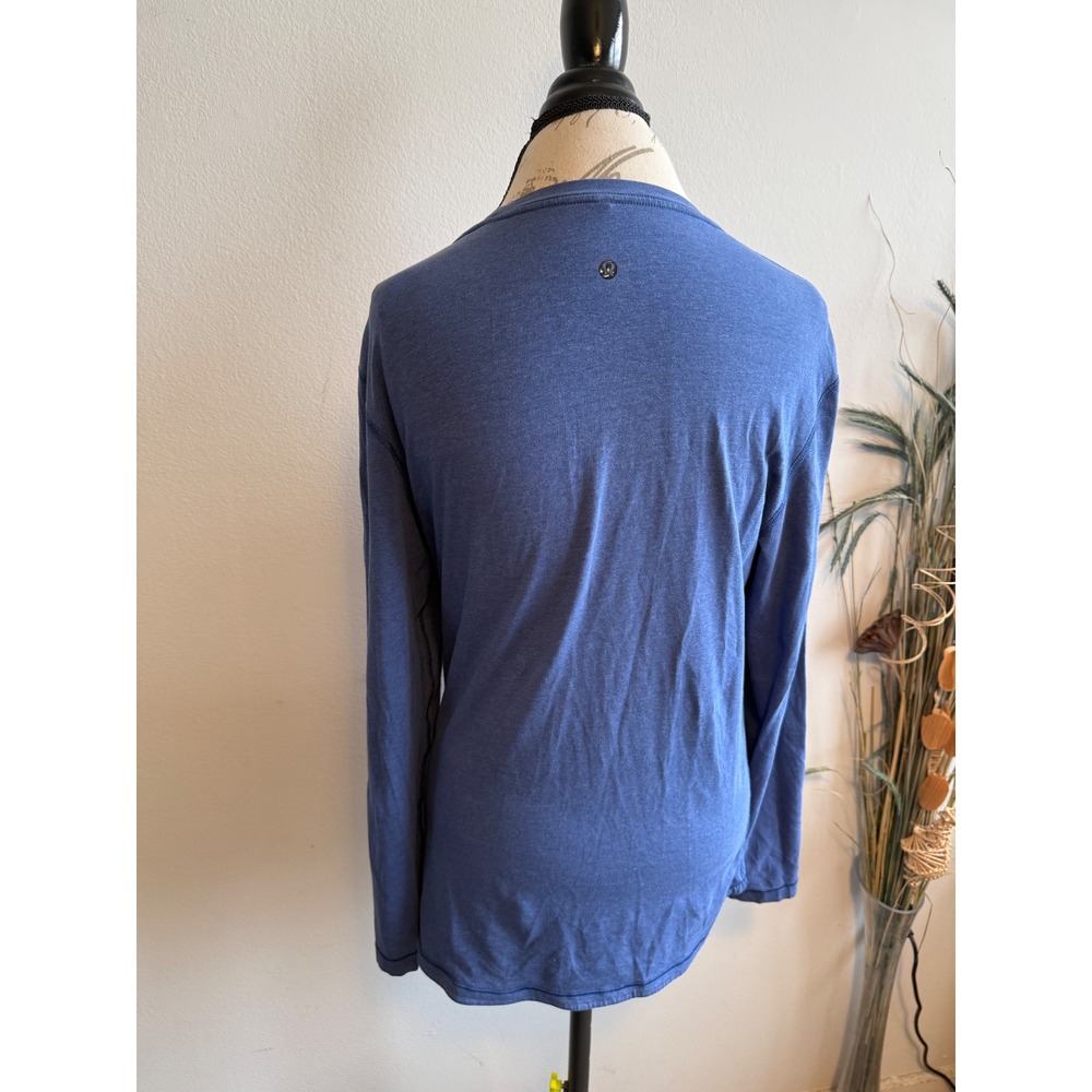 Lululemon Mens Long Sleeve Pocket Tee Heathered Blue Metal Logo Size M